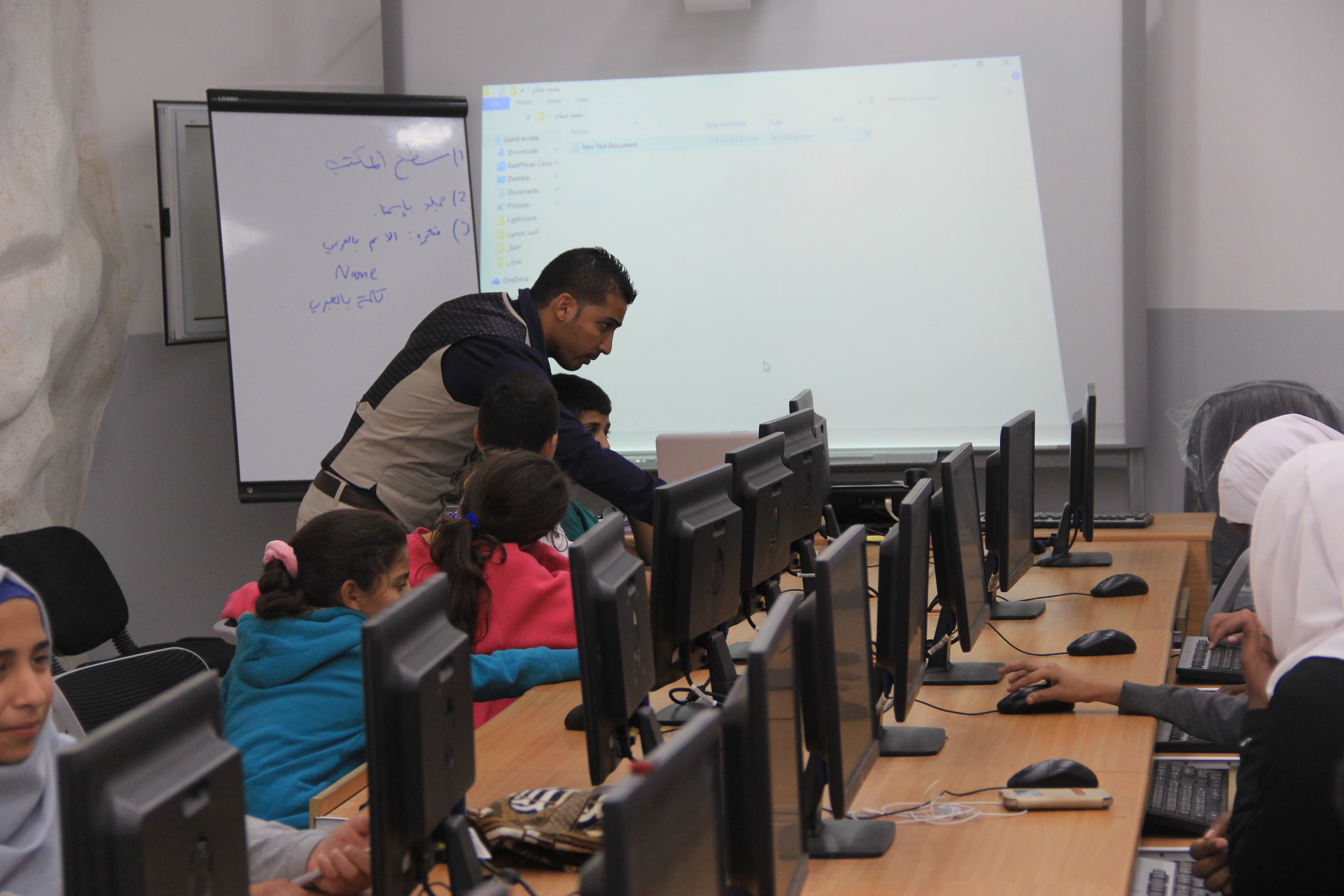 Burj Al-Luqluq Resumes Computer Training