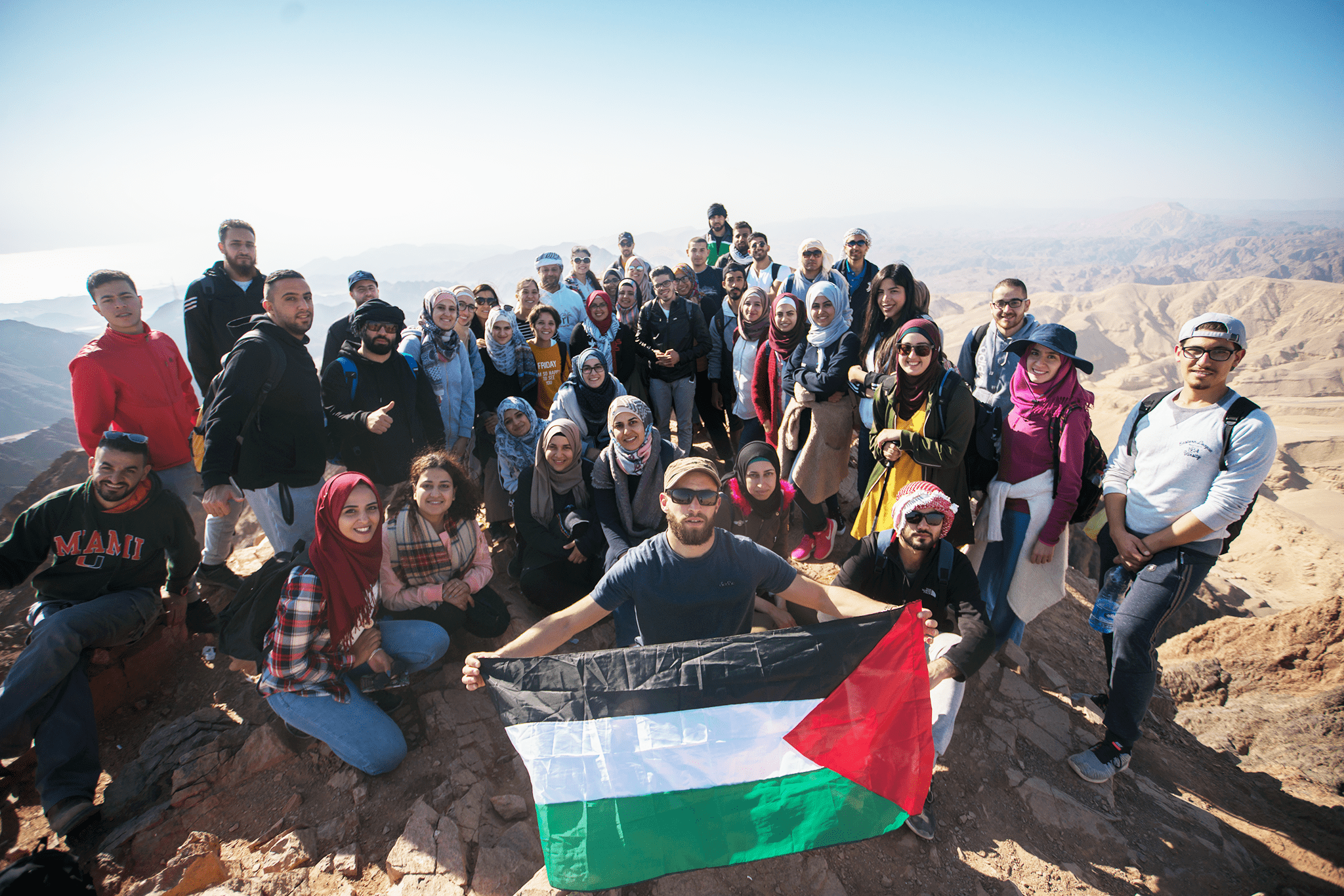 ضمن مشروع عيش البرج ٢ المرشد الشباب 3 يجول الجنوب الفلسطيني في معسكرا استكشافيا