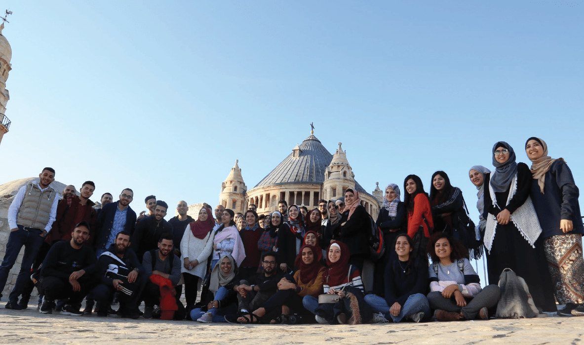 برنامج المرشد الشباب 3 ينظم جولة لمدينة القدس ويبوس الاثرية